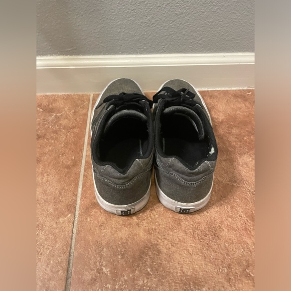 DC Kalis Vulc Low Top Gray/Black - Sneaker Skateboard Men SIZE 9.5 - Picture 4 of 5